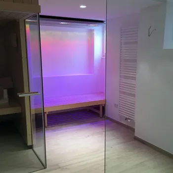 Neue Sauna im Keller mit LED Beleuchtung