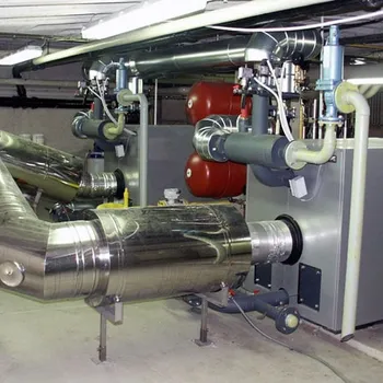 Heizungstechnik in einem Keller