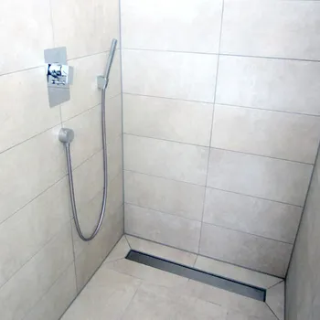 Neue Dusche in einem Einfamilienhaus